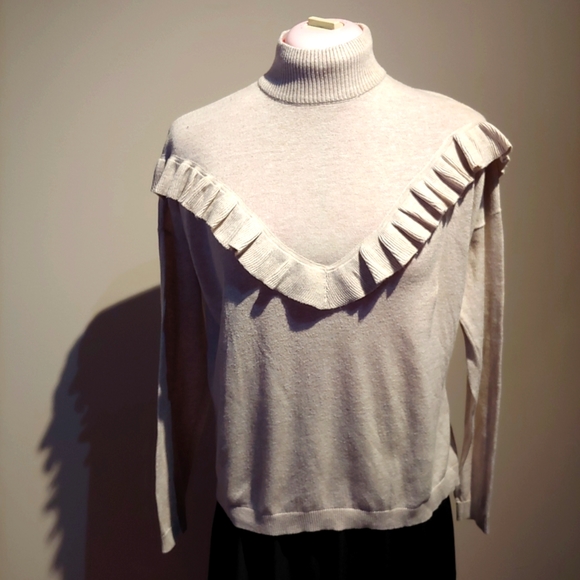 ONLY Mock-neck Sweater with Ruffle Detail - Picture 1 of 5
